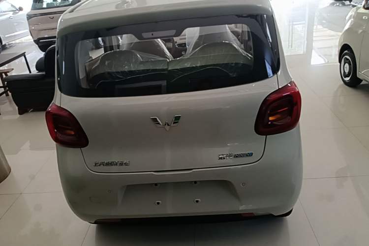 Used Wuling Hongguang MINIEV 2025 Four-Door Version Advanced Edition Rear