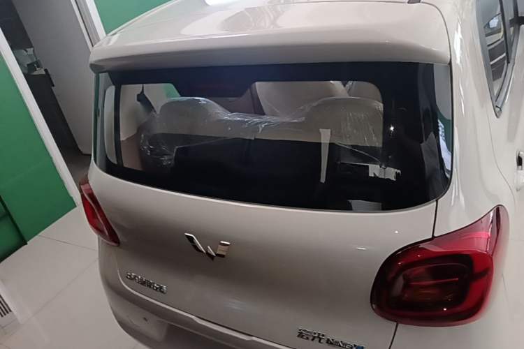 Used Wuling Hongguang MINIEV 2025 Four-Door Version Advanced Edition Rear