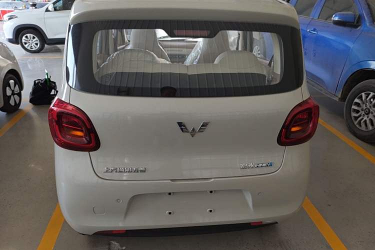 Used Wuling Hongguang MINIEV 2025 Four-Door Version Advanced Edition Rear