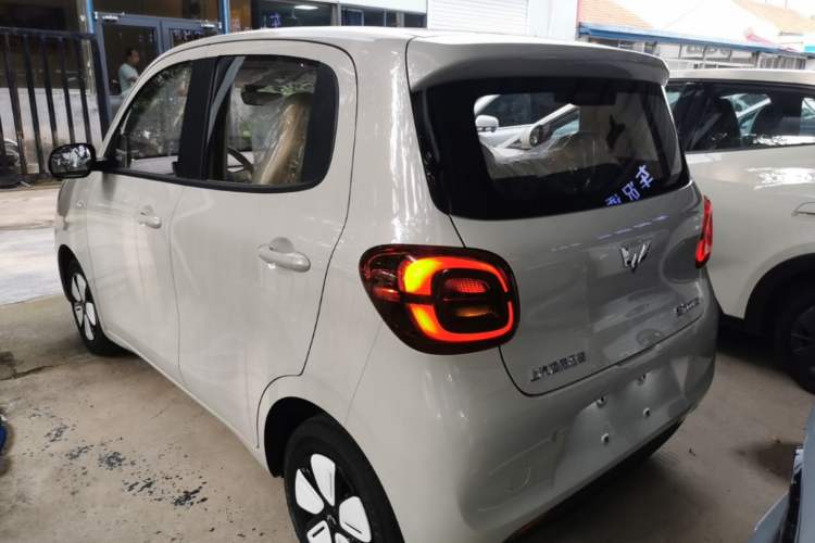 Used Wuling Hongguang MINIEV 2025 Four-Door Version Advanced Edition Rear Left 45 Deg