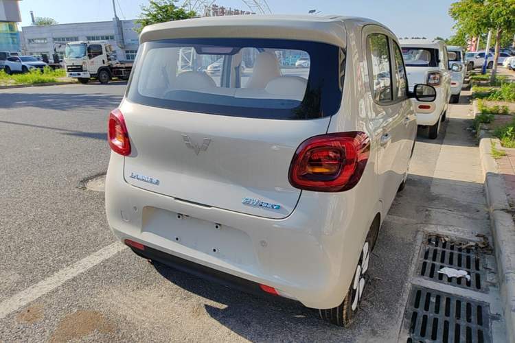 Used Wuling Hongguang MINIEV 2025 Four-Door Version Advanced Edition Rear Right 45 Deg
