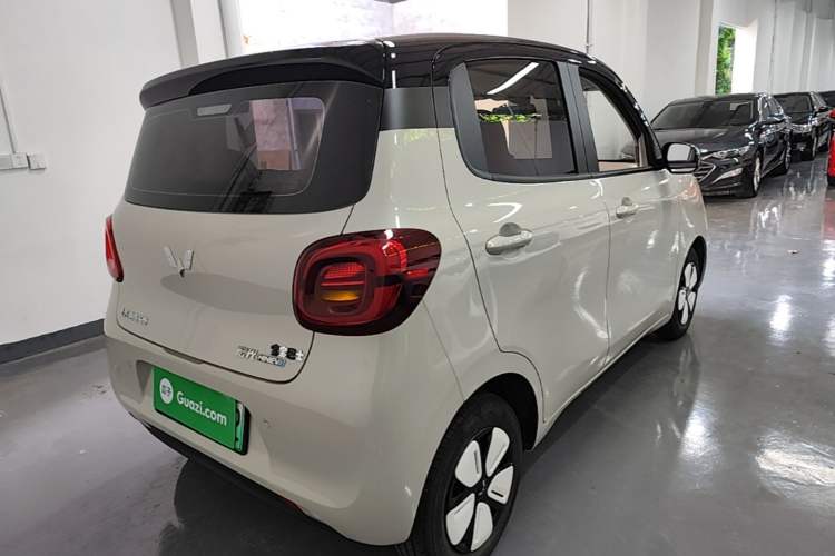 Used Wuling Hongguang MINIEV 2025 Four-Door Version Premium Edition Rear Right 45 Deg