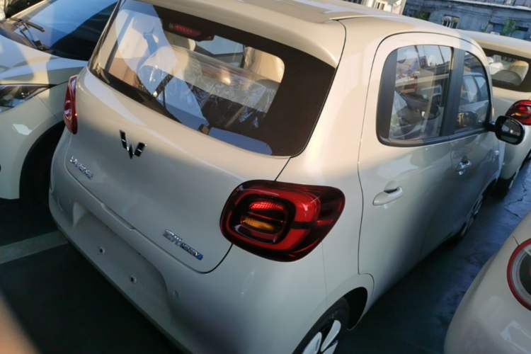 Used Wuling Hongguang MINIEV 2025 Four-Door Version Advanced Edition Rear Right 45 Deg