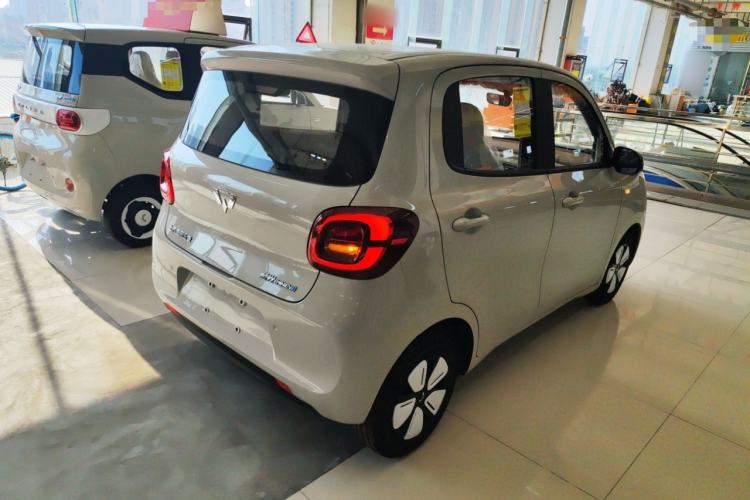Used Wuling Hongguang MINIEV 2025 Four-Door Version Advanced Edition Rear Right 45 Deg