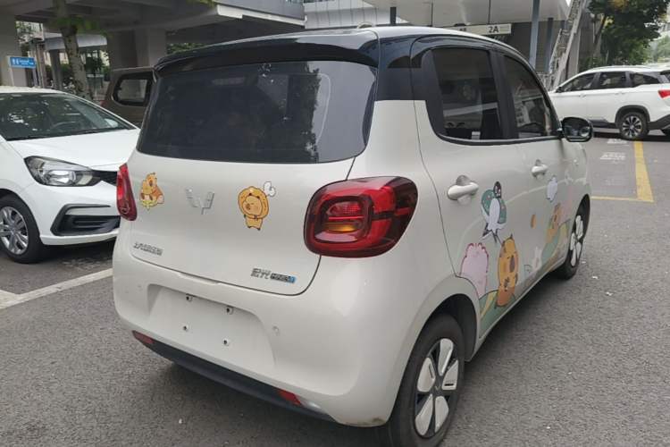 Used Wuling Hongguang MINIEV 2025 Four-Door Version Premium Edition Rear Right 45 Deg