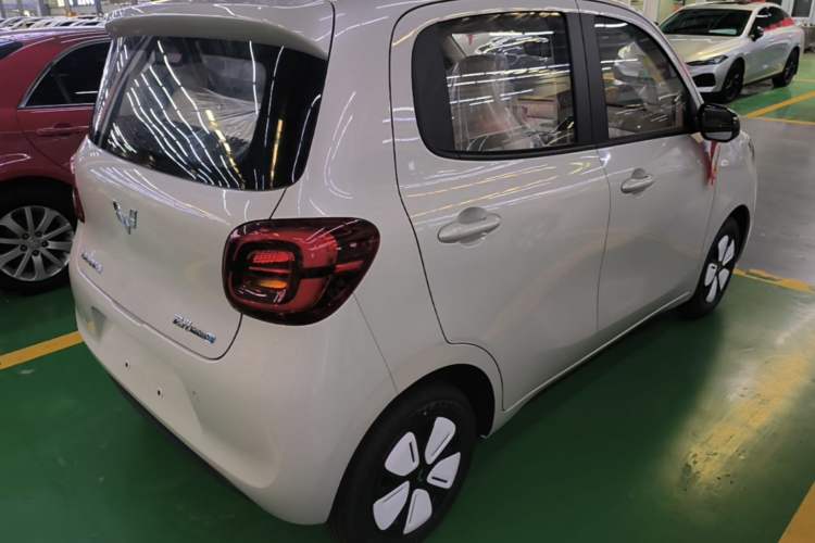 Used Wuling Hongguang MINIEV 2025 Four-Door Version Advanced Edition Rear Right 45 Deg