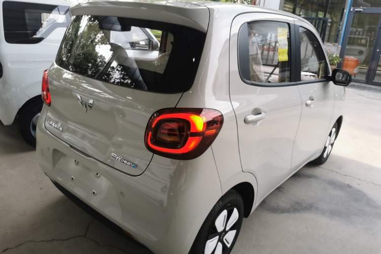 Used Wuling Hongguang MINIEV 2025 Four-Door Version Advanced Edition Rear Right 45 Deg