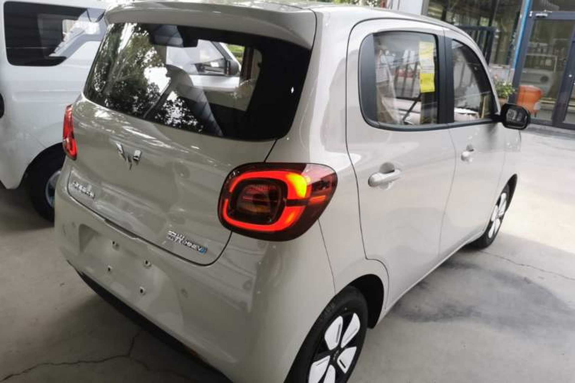 Used Wuling Hongguang MINIEV 2025 Four-Door Version Advanced Edition Rear Right 45 Deg