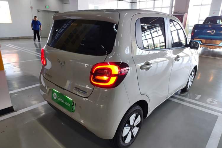 Used Wuling Hongguang MINIEV 2025 Four-Door Version Premium Edition Rear Right 45 Deg