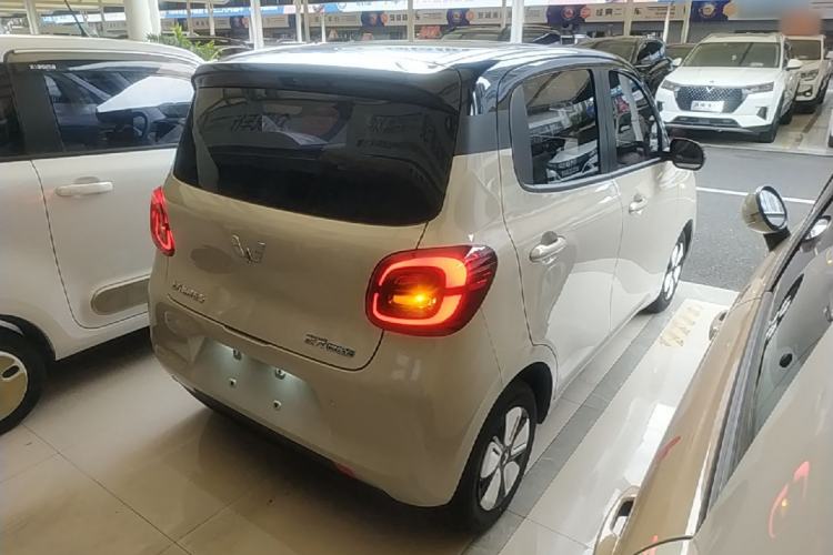 Used Wuling Hongguang MINIEV 2025 Four-Door Version Premium Edition Rear Right 45 Deg