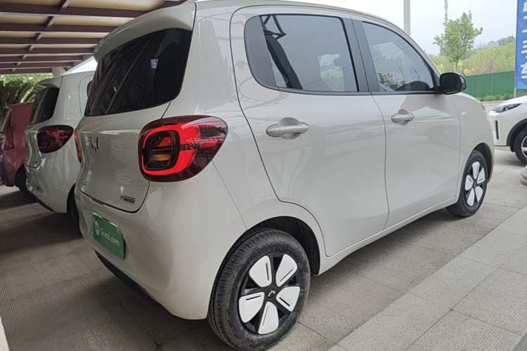 Used Wuling Hongguang MINIEV 2025 Four-Door Version Advanced Edition Rear Right 45 Deg