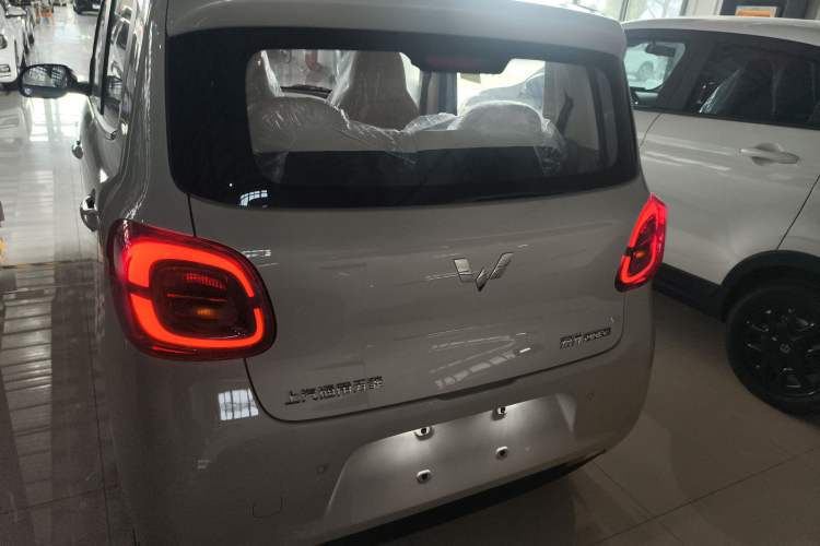 Used Wuling Hongguang MINIEV 2025 Four-Door Version Advanced Edition Rear
