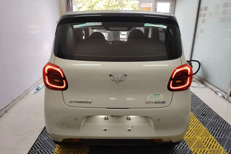 Used Wuling Hongguang MINIEV 2025 Four-Door Version Premium Edition Rear