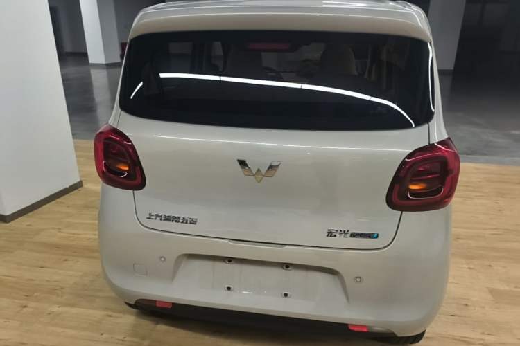 Used Wuling Hongguang MINIEV 2025 Four-Door Version Premium Edition Rear
