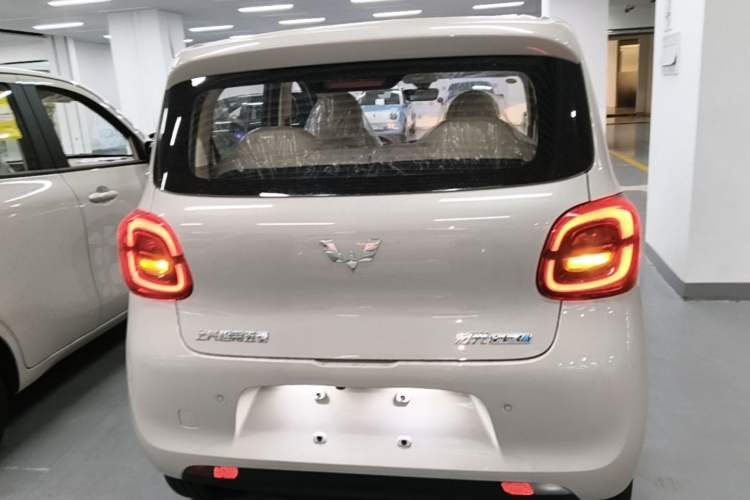 Used Wuling Hongguang MINIEV 2025 Four-Door Version Advanced Edition Rear