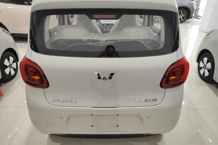 Used Wuling Hongguang MINIEV 2025 Four-Door Version Advanced Edition Rear