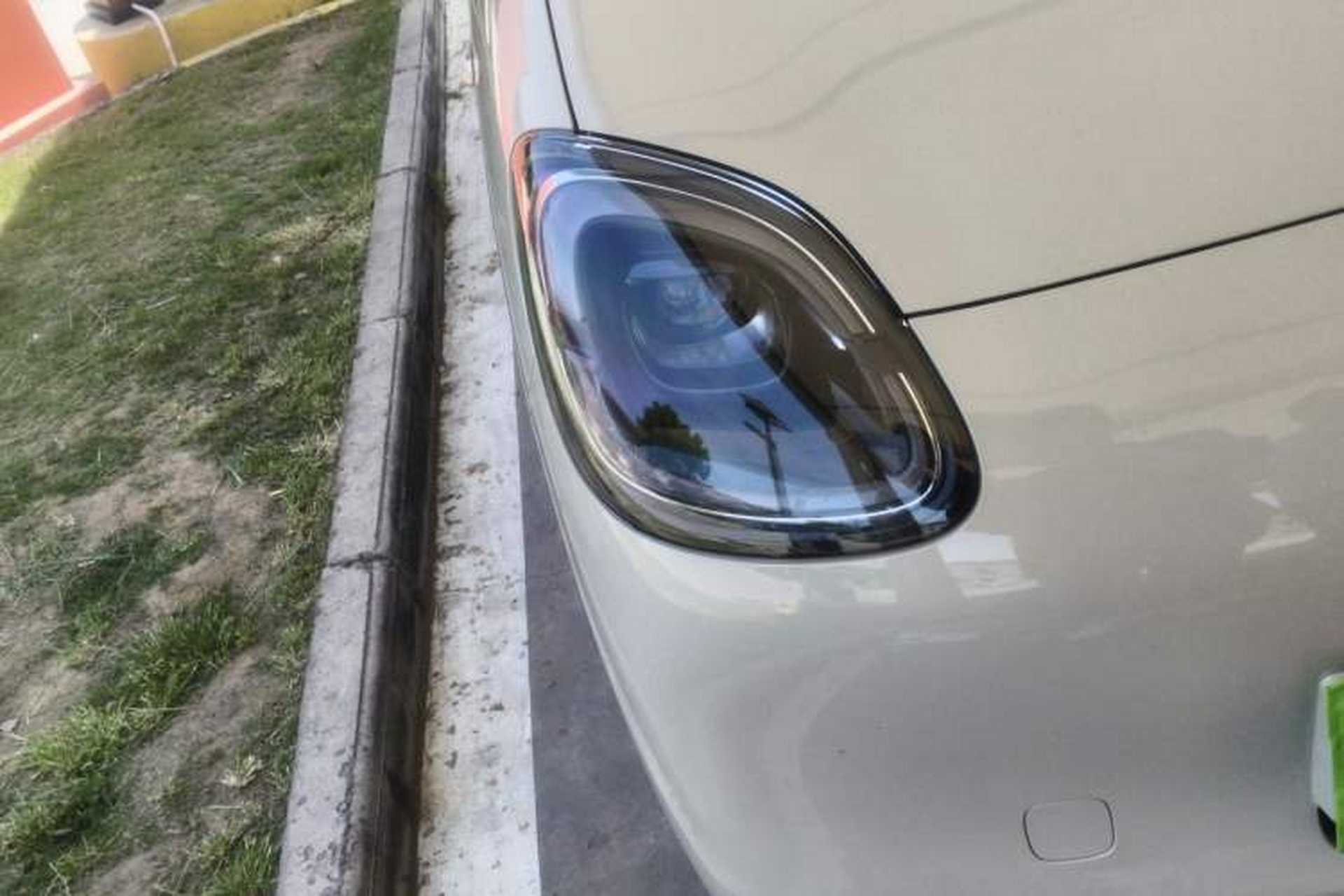 Used Wuling Hongguang MINIEV 2025 Four-Door Version Advanced Edition Right Front Headlight