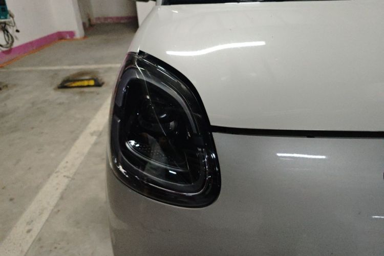 Used Wuling Hongguang MINIEV 2025 Four-Door Version Advanced Edition Right Front Headlight