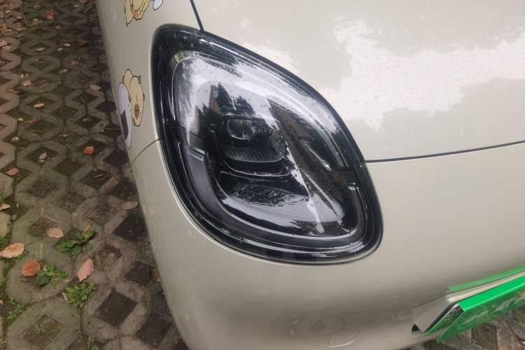 Used Wuling Hongguang MINIEV 2025 Four-Door Version Premium Edition Right Front Headlight