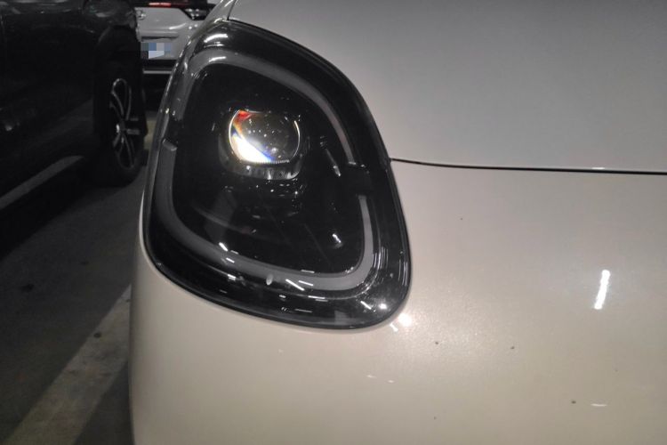 Used Wuling Hongguang MINIEV 2025 Four-Door Version Advanced Edition Right Front Headlight