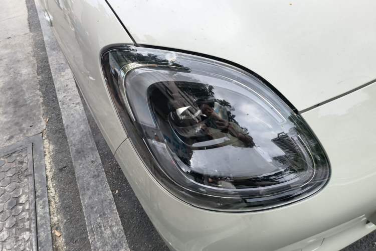 Used Wuling Hongguang MINIEV 2025 Four-Door Version Advanced Edition Right Front Headlight