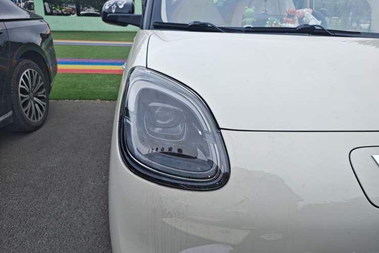 Used Wuling Hongguang MINIEV 2025 Four-Door Version Advanced Edition Right Front Headlight