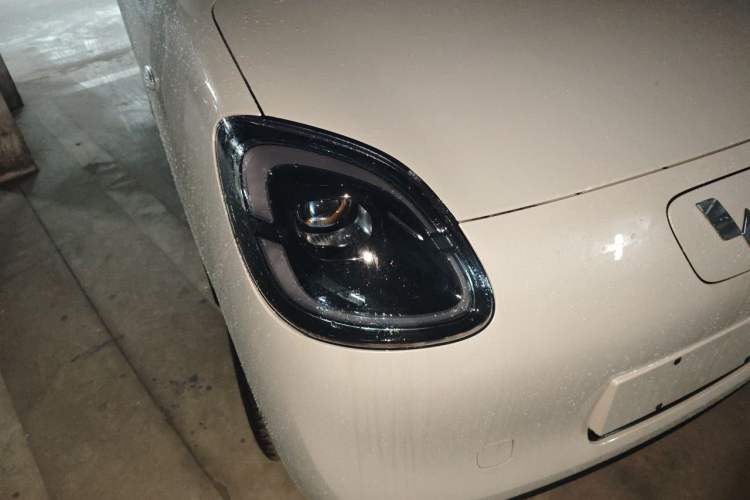 Used Wuling Hongguang MINIEV 2025 Four-Door Version Advanced Edition Right Front Headlight