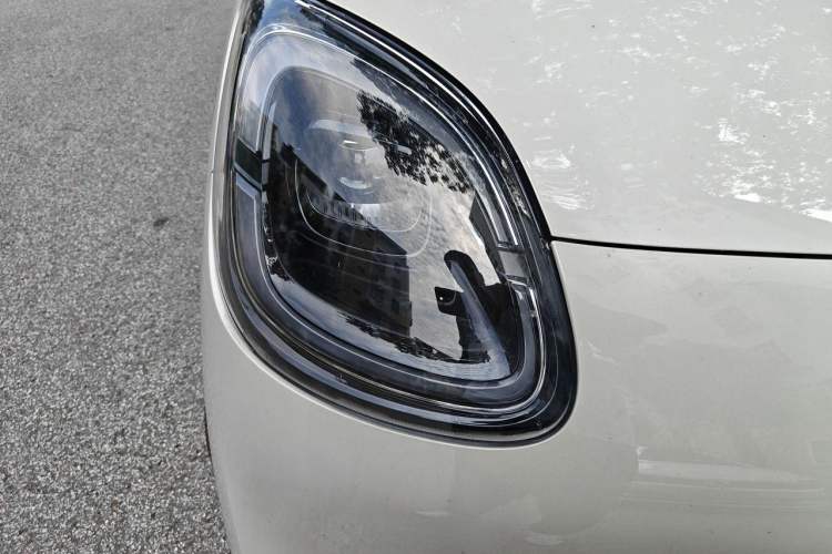 Used Wuling Hongguang MINIEV 2025 Four-Door Version Zhenxiang+ Edition Right Front Headlight