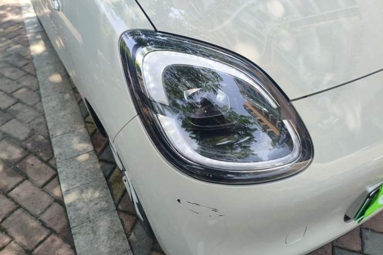 Used Wuling Hongguang MINIEV 2025 Four-Door Version Advanced Edition Right Front Headlight