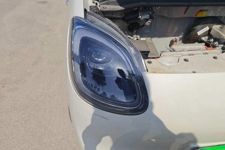 Used Wuling Hongguang MINIEV 2025 Four-Door Version Advanced Edition Right Front Headlight
