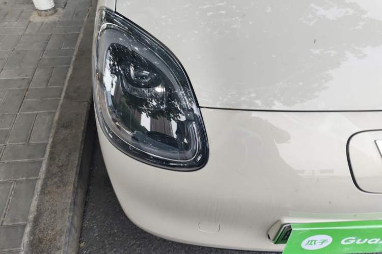 Used Wuling Hongguang MINIEV 2025 Four-Door Version Advanced Edition Right Front Headlight