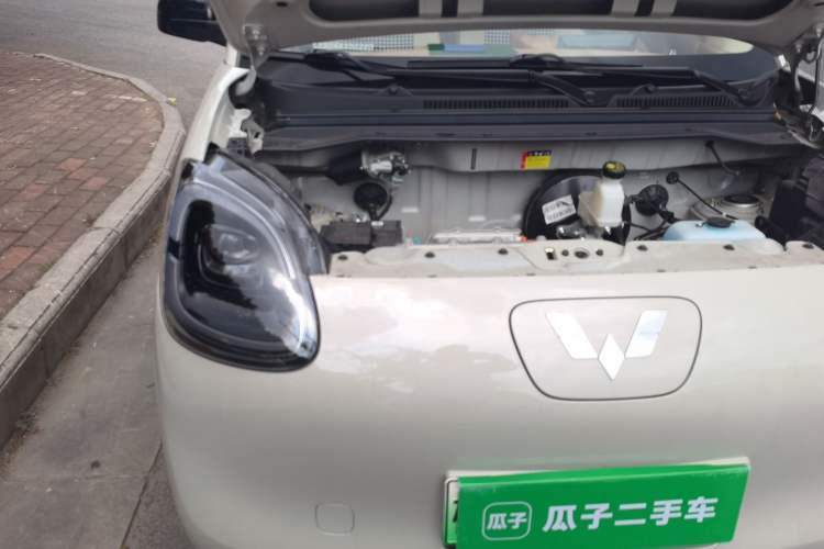 Used Wuling Hongguang MINIEV 2025 Four-Door Version Advanced Edition Right Front Headlight