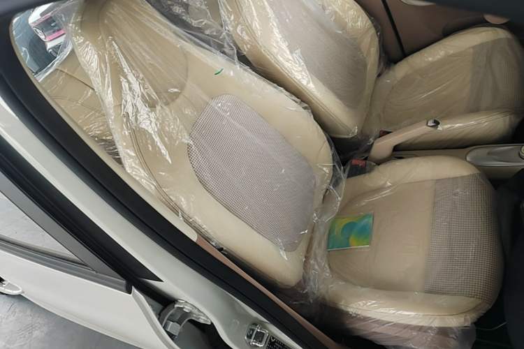 Used Wuling Hongguang MINIEV 2025 Four-Door Version Advanced Edition Right Front Seat