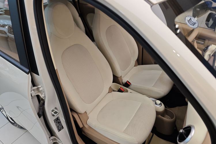 Used Wuling Hongguang MINIEV 2025 Four-Door Version Premium Edition Right Front Seat