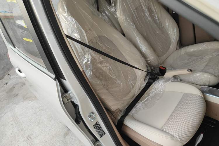 Used Wuling Hongguang MINIEV 2025 Four-Door Version Advanced Edition Right Front Seat