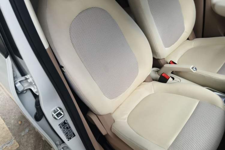 Used Wuling Hongguang MINIEV 2025 Four-Door Version Advanced Edition Right Front Seat