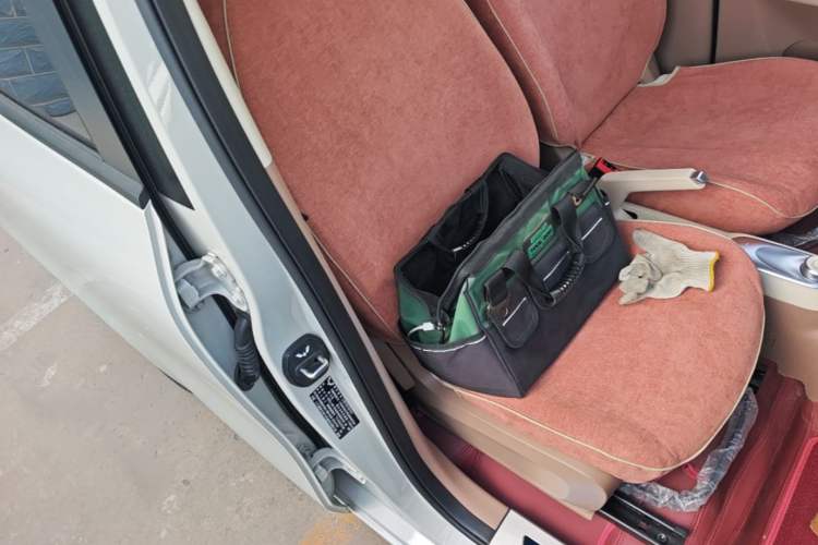 Used Wuling Hongguang MINIEV 2025 Four-Door Version Advanced Edition Right Front Seat