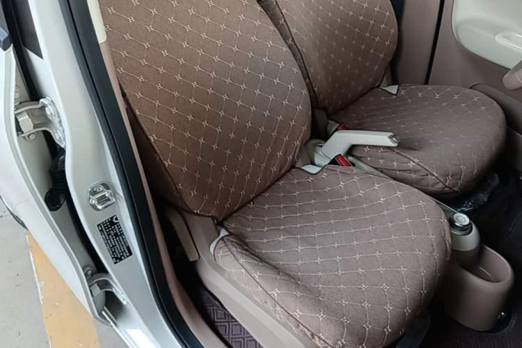 Used Wuling Hongguang MINIEV 2025 Four-Door Version Advanced Edition Right Front Seat