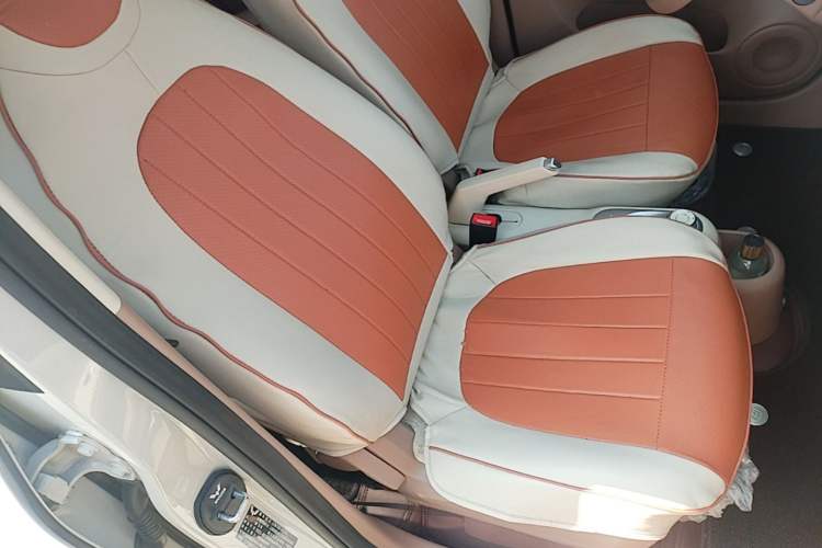 Used Wuling Hongguang MINIEV 2025 Four-Door Version Advanced Edition Right Front Seat
