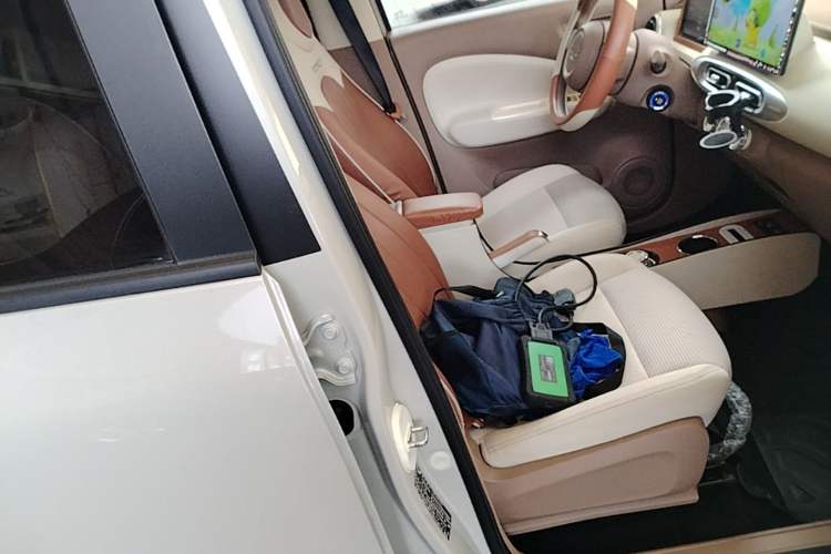Used Wuling Hongguang MINIEV 2025 Four-Door Version Advanced Edition Right Front Seat