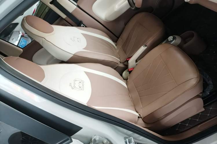 Used Wuling Hongguang MINIEV 2025 Four-Door Version Premium Edition Right Front Seat