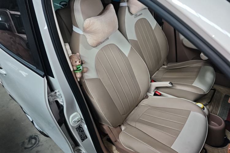 Used Wuling Hongguang MINIEV 2025 Four-Door Version Advanced Edition Right Front Seat