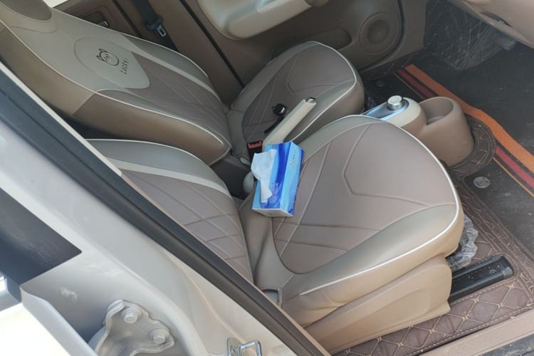 Used Wuling Hongguang MINIEV 2025 Four-Door Version Advanced Edition Right Front Seat