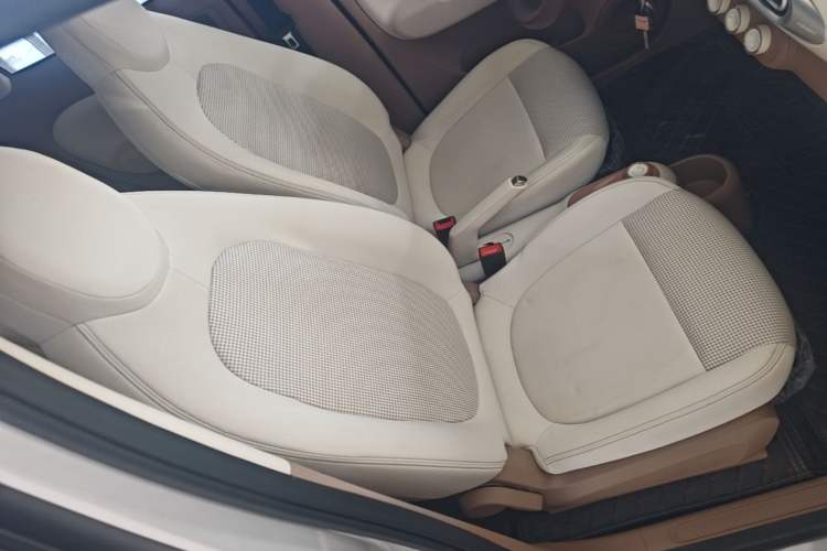 Used Wuling Hongguang MINIEV 2025 Four-Door Version Advanced Edition Right Front Seat