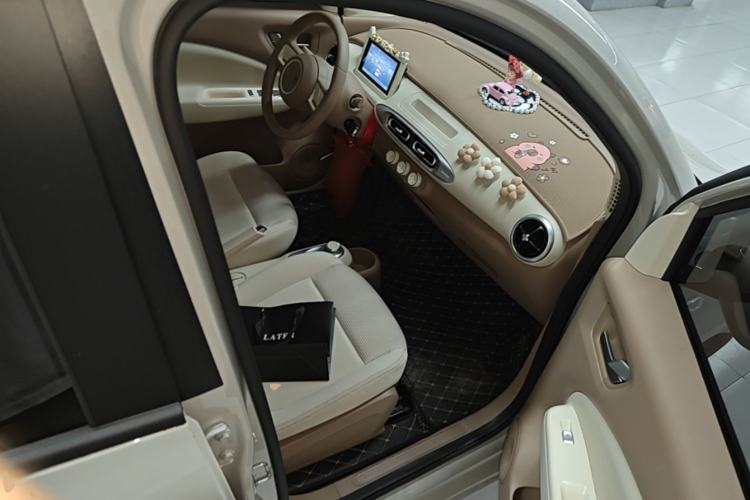 Used Wuling Hongguang MINIEV 2025 Four-Door Version Advanced Edition Right Front Seat