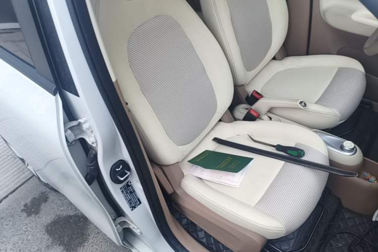Used Wuling Hongguang MINIEV 2025 Four-Door Version Advanced Edition Right Front Seat