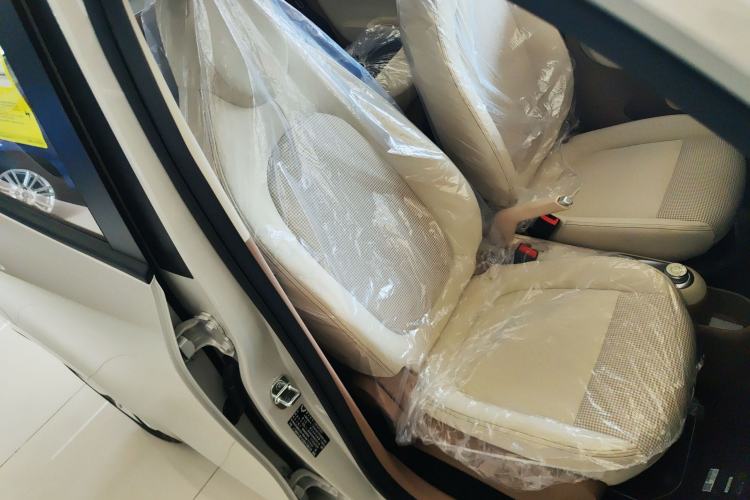 Used Wuling Hongguang MINIEV 2025 Four-Door Version Advanced Edition Right Front Seat