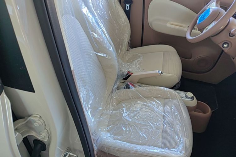 Used Wuling Hongguang MINIEV 2025 Four-Door Version Advanced Edition Right Front Seat