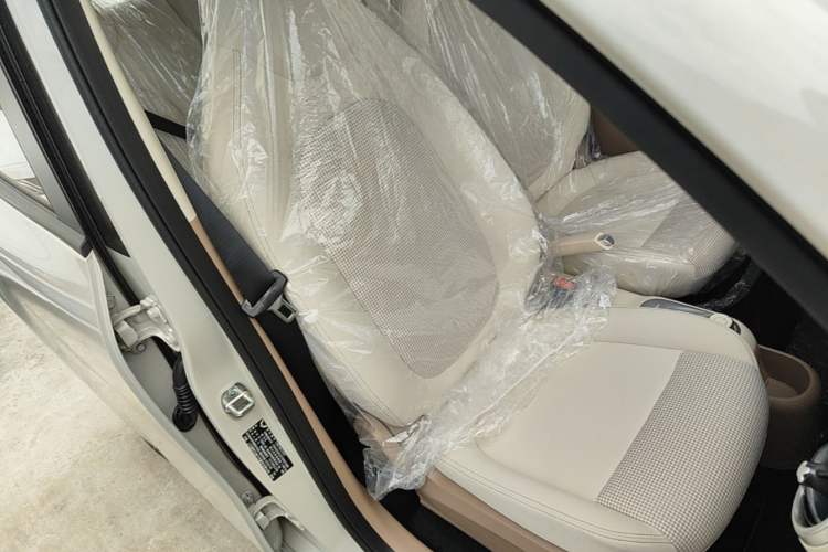 Used Wuling Hongguang MINIEV 2025 Four-Door Version Advanced Edition Right Front Seat
