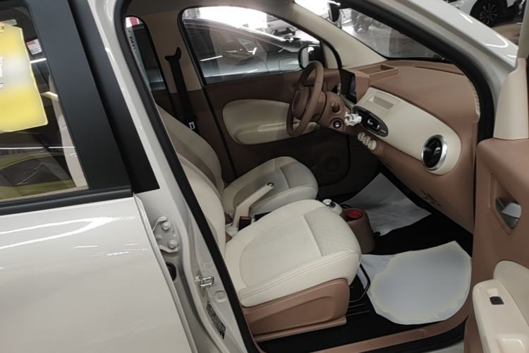 Used Wuling Hongguang MINIEV 2025 Four-Door Version Advanced Edition Right Front Seat